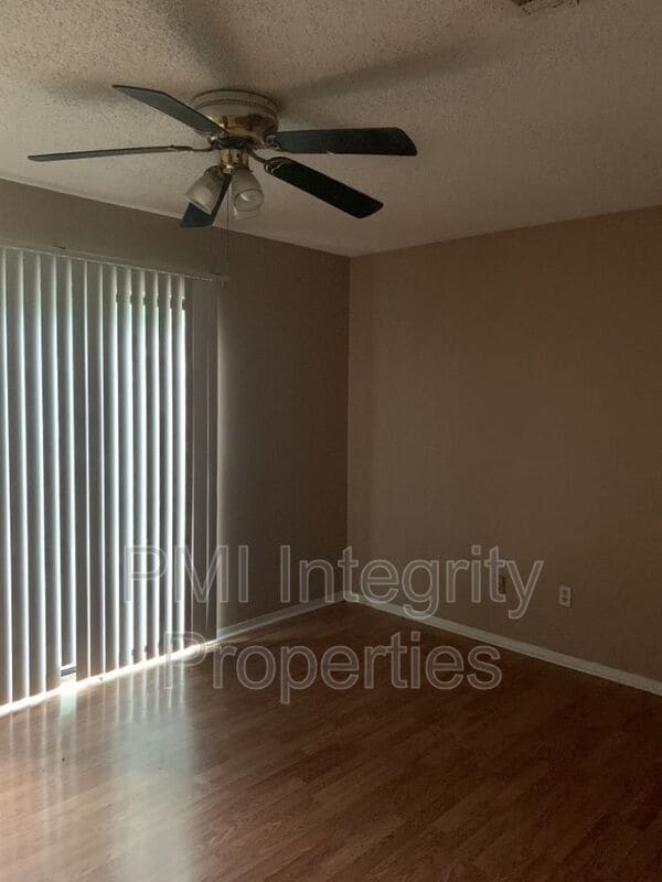 Building Photo - 110 Vieux Orleans Cir