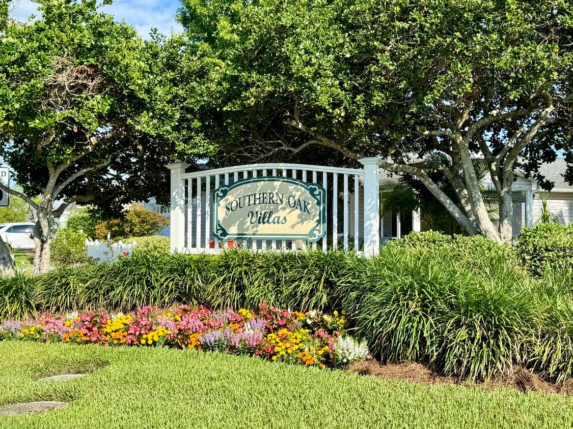 Southern Oak Villas - Central Villages Fl - 2442 Southern Oak St