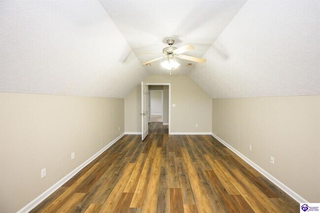 Foto del edificio - 122 W Donna Reed Blvd