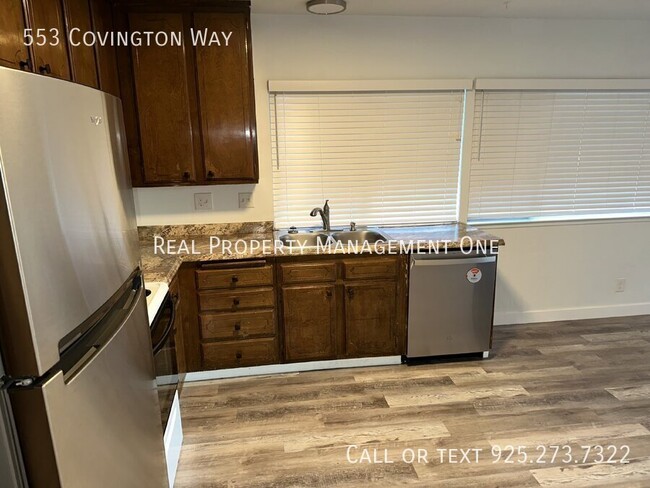 Building Photo - Beautiful 3 Bedroom, 3 Bathroom Single-Sto...