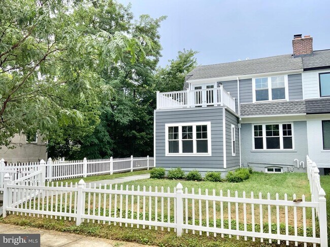 Foto del edificio - 1318 Ingraham St NW