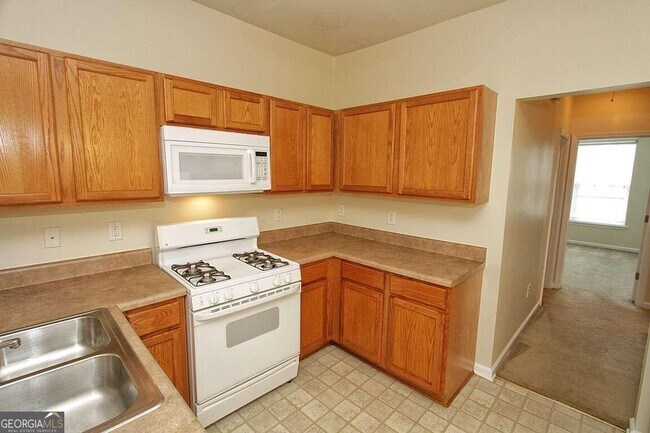 Building Photo - 3270 Mill Springs Cir NE
