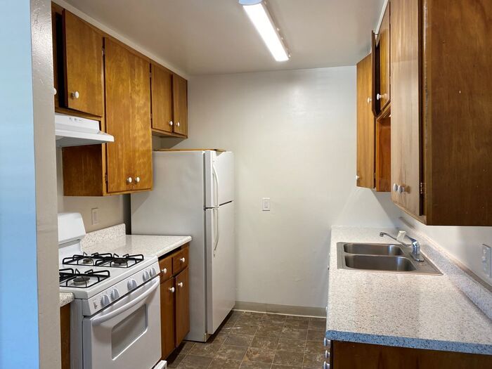 Primary Photo - 336 Claydelle Ave