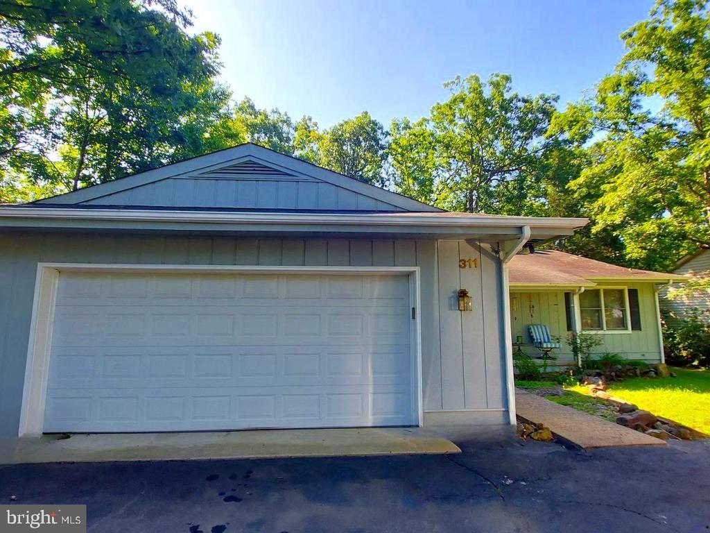 Foto principal - 311 Yorktown Blvd