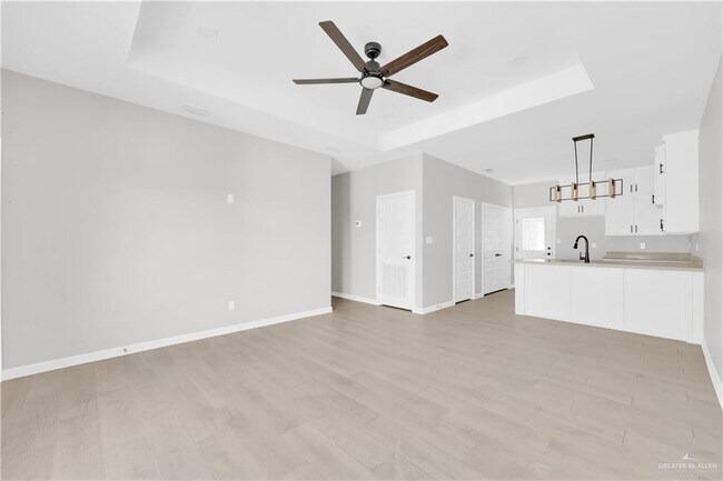 Foto del edificio - 14 E 13th St