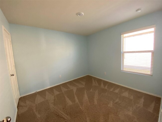 Building Photo - 755 Mulberry Dr