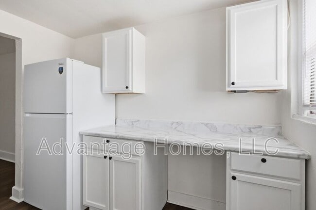 Building Photo - 1015 N Scott Ave