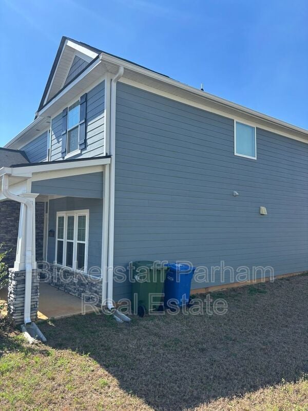 Building Photo - 5161 Legion Dr