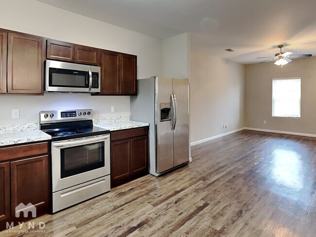 Foto del edificio - 803 The Heights Ln