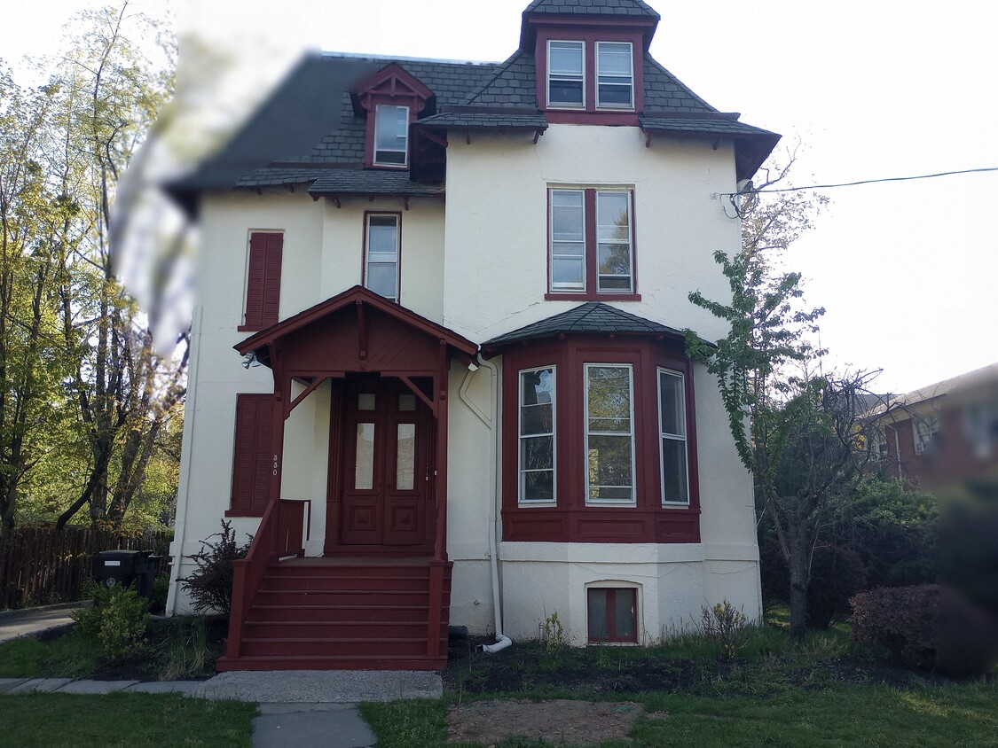 Primary Photo - 330 Franklin Pl
