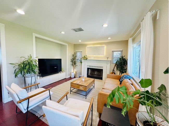 Foto del edificio - 1259 N Citrus Ave