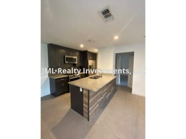 Foto del edificio - 615 Dory Ln