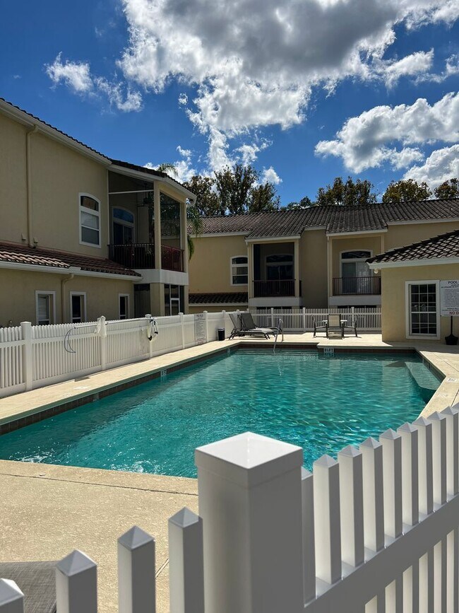 Building Photo - 692 Seabrook Ct