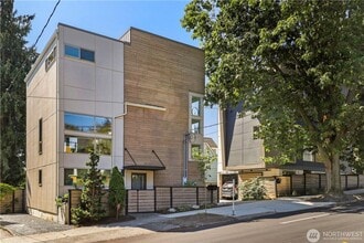 Building Photo - 105 NE 40th St