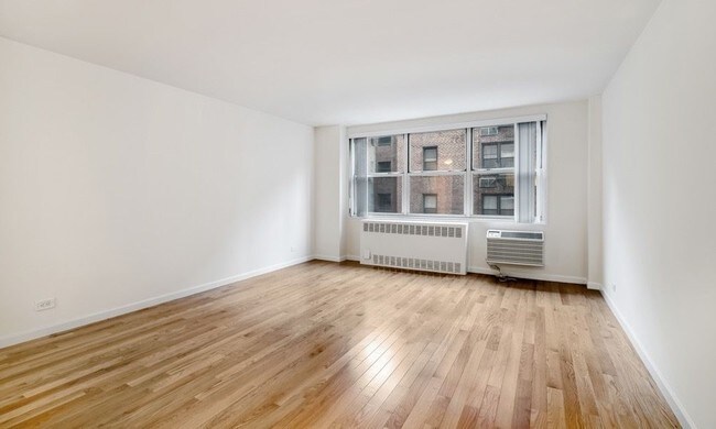 Building Photo - 325 E 70th St
