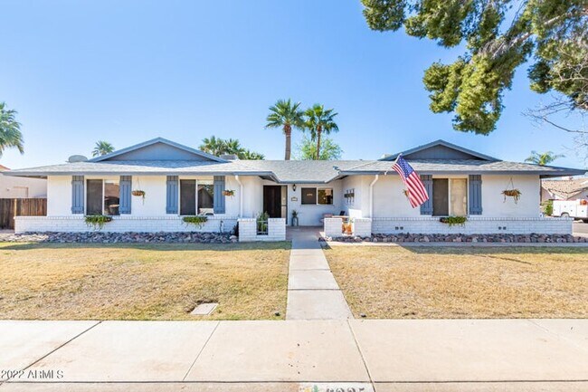 Building Photo - 6225 W Corrine Dr