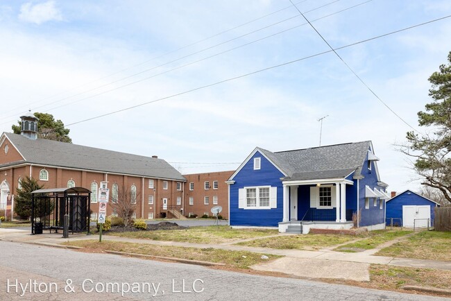 Building Photo - 2 br, 1 bath House - 103 Elm Street