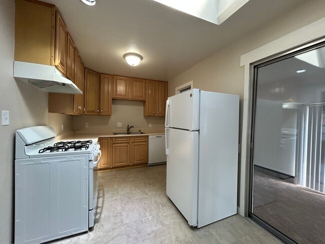 Building Photo - Holiday Price Drop ~ Call for Lease Signing Bonus!  Charming Single Story 2-Bedroom Home in Manga...