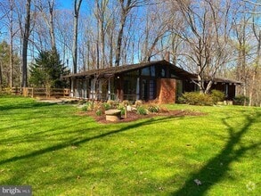 Building Photo - 2556 Vale Ridge Court
