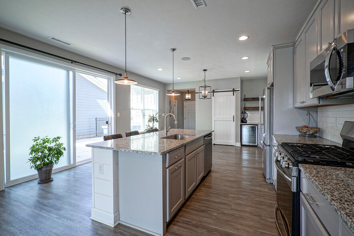 Foto principal - 7228 Broadacre Ct