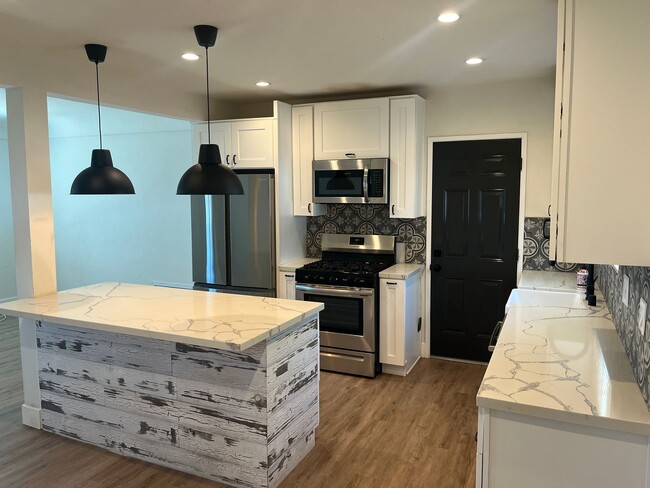 Foto del edificio - 3bd/2ba Single Story Fallbrook Home With A/C