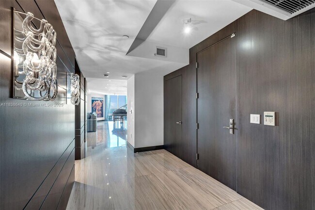 Foto del edificio - 3301 NE 183rd St