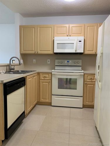 Foto del edificio - 6015 NW 116 Pl