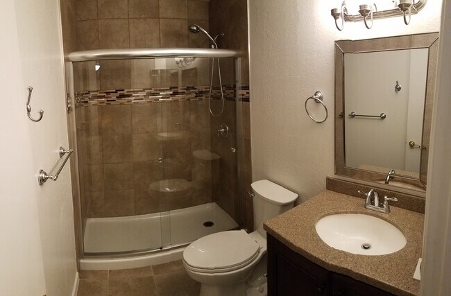 Building Photo - 2519 E Pebble Beach Dr