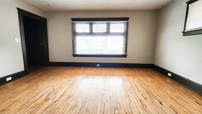 Building Photo - 6173 Morton Ave