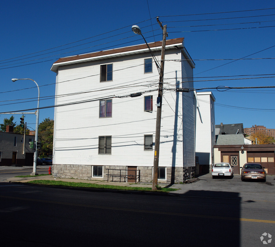 Building Photo - Catherine Street Apartments