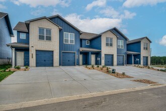 Building Photo - 8438 Adelaide Dr