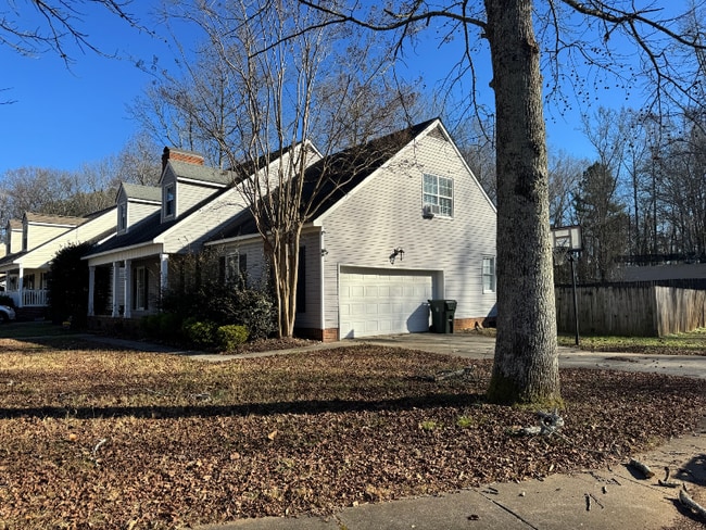 Building Photo - 135 Suffolk Dr