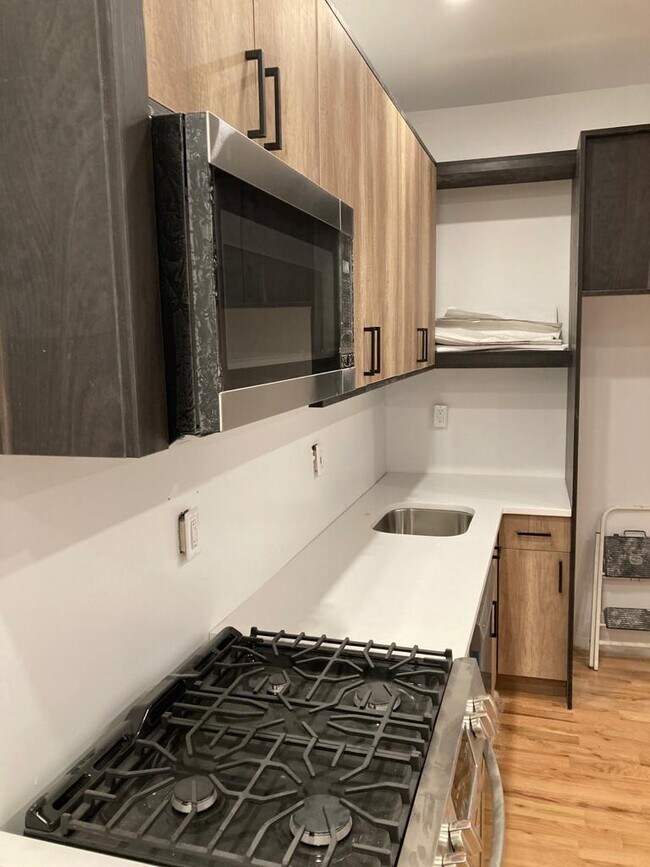 Foto del edificio - 61 W 106th St