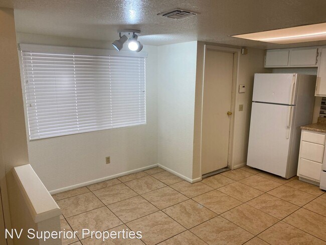 Building Photo - 4 br, 2 bath House - 545 Van Dornum Avenue