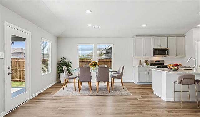 Foto del edificio - 602 Midnight Oak Dr