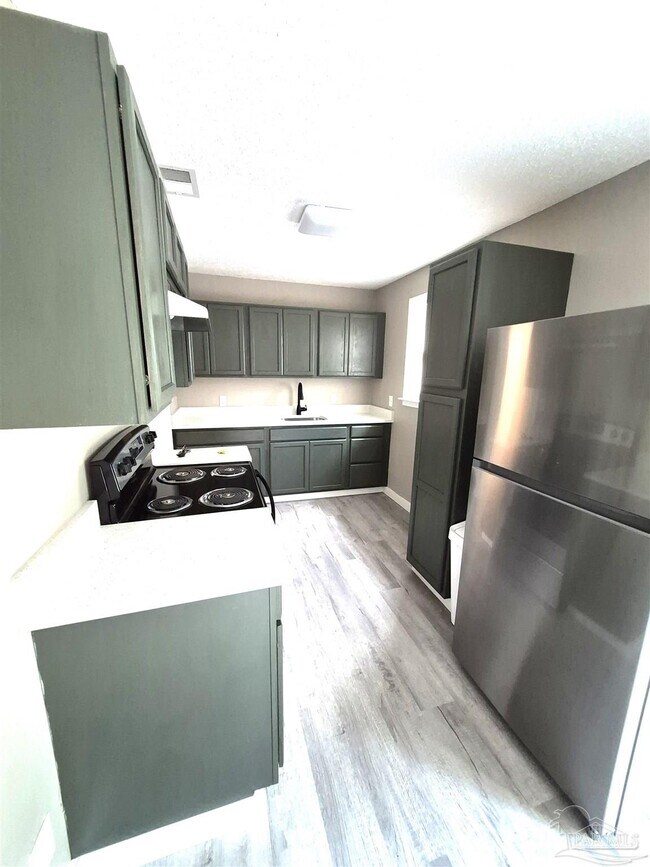 Foto del edificio - 206 Shadow Lawn Ln
