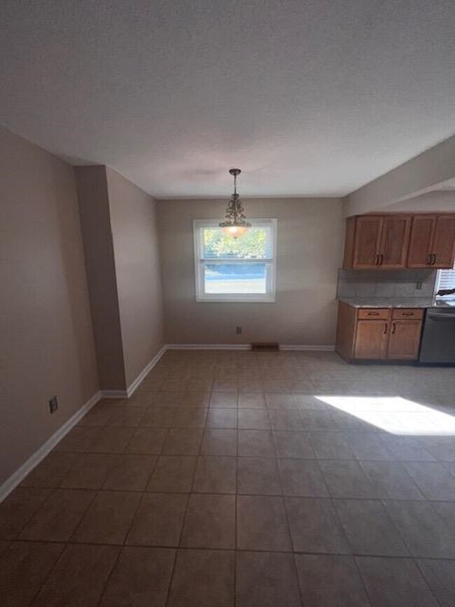 Foto del edificio - 6374 Ashbrook Cir