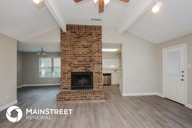 Building Photo - 312 Valley Spring Dr