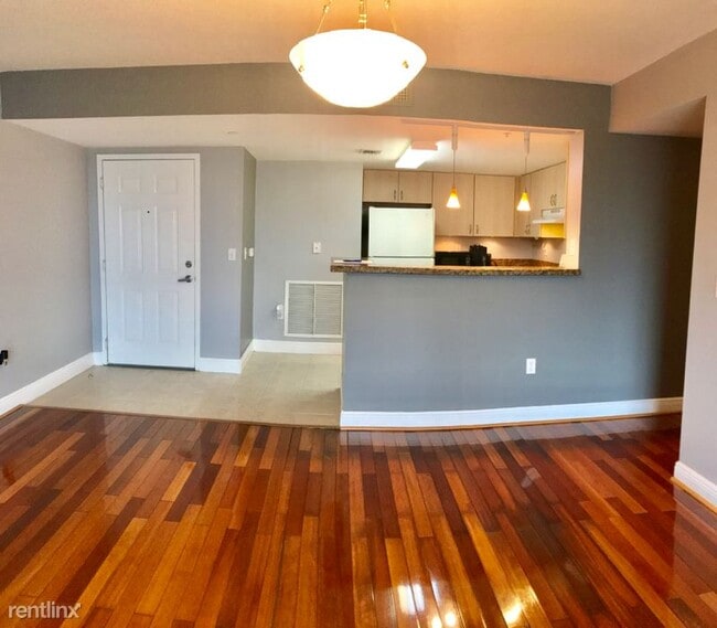 Foto del edificio - 2 br, 2 bath Condo - 3000 SW 22 street