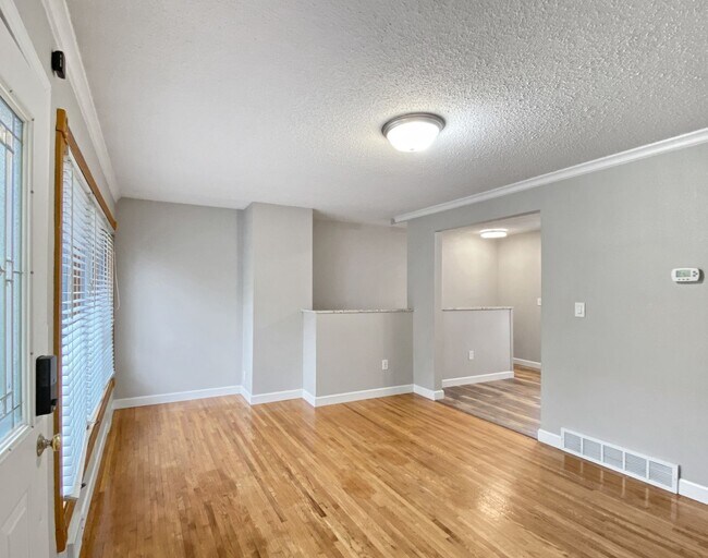 Foto del edificio - 3338 Library Ln