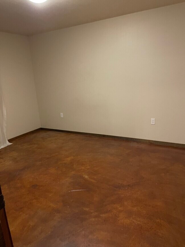 Bedroom 2 - 922 Defoe St