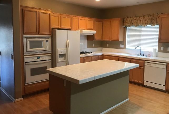 Foto del edificio - 22281 Redwood Ln
