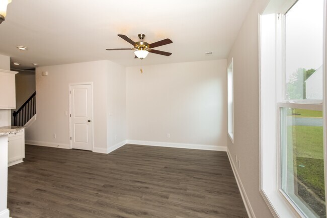 Foto del edificio - 204 Satin Walnut Wy