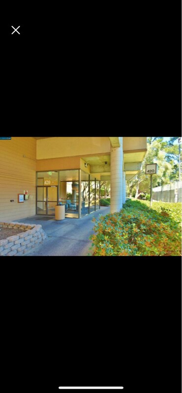 Primary Photo - 420 N Civic Dr