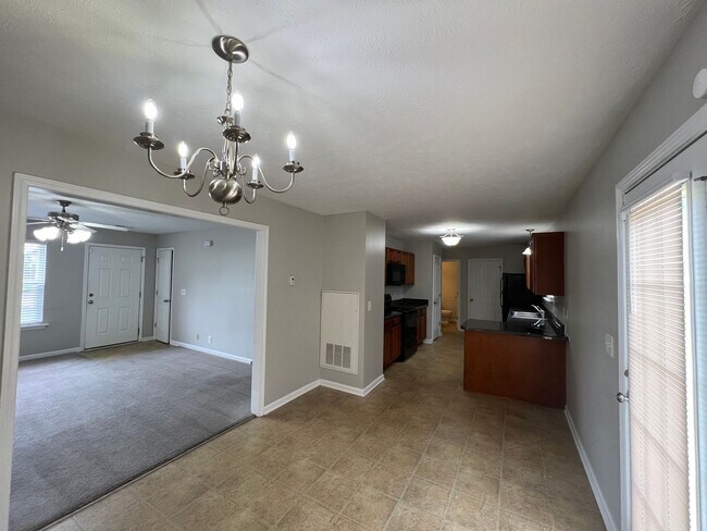 Foto del edificio - 3 Bedroom 2.5 Bath - Convenient to everyth...
