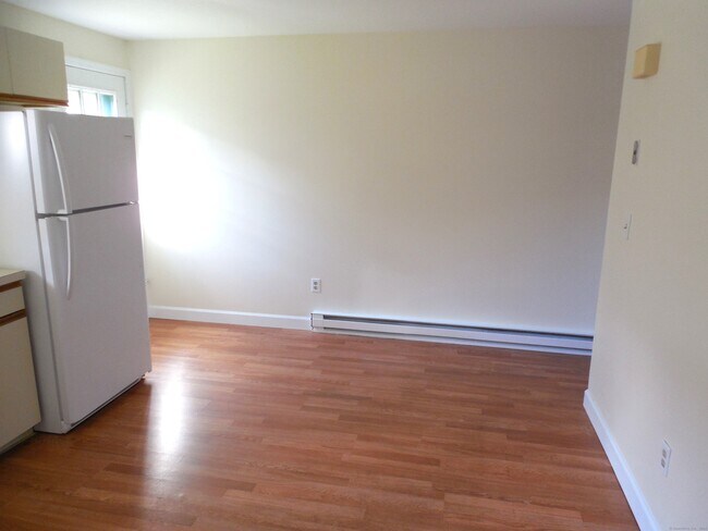 Foto del edificio - 1448 Meriden Rd