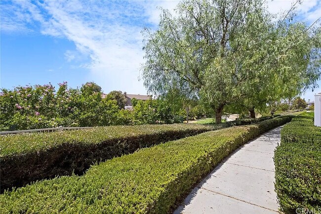 Foto del edificio - 13130 Westminster Ln