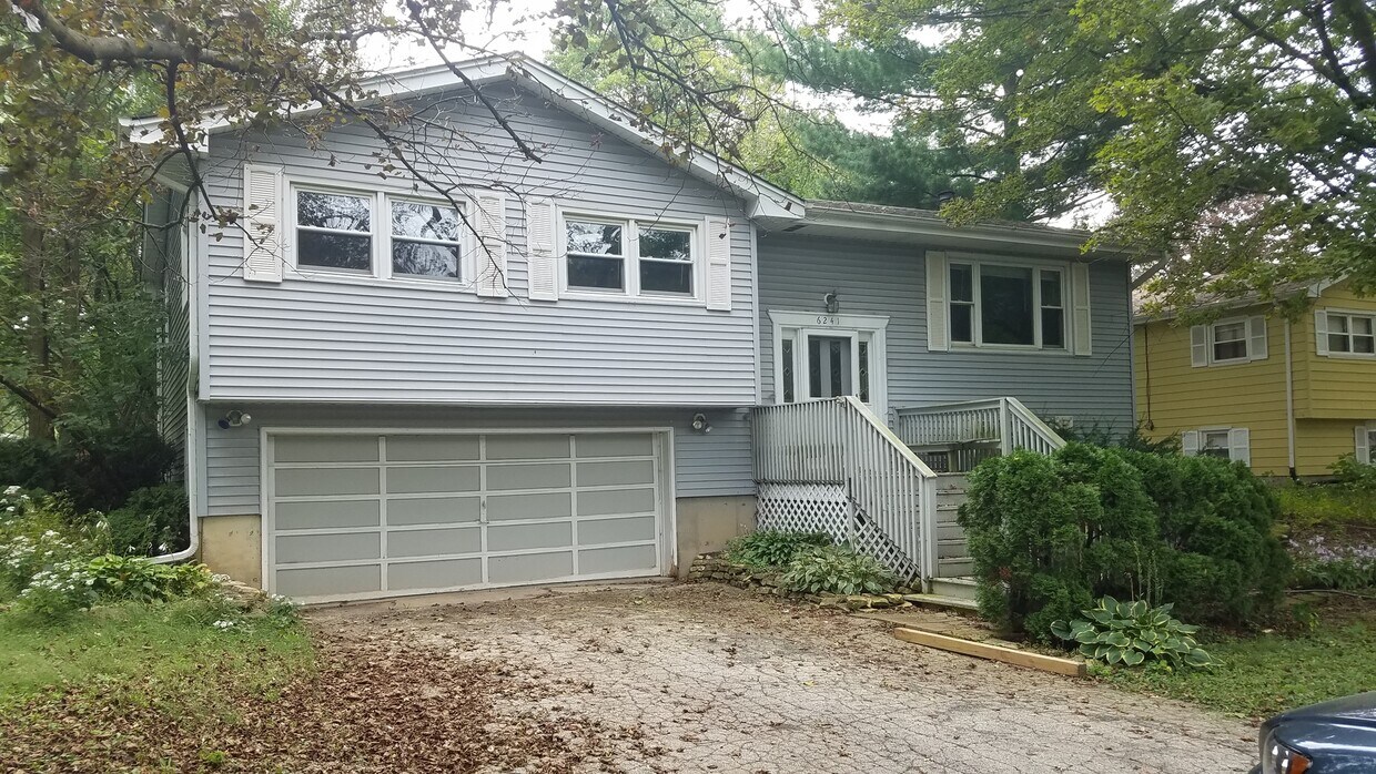 Foto principal - 6241 Leonard Ave