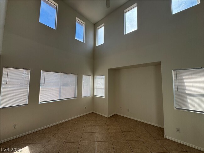 Building Photo - 990 Cantabria Heights Ave
