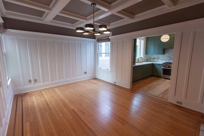 Foto del edificio - Beautifully Remodeled 3BR 2BA Top Floor Condo in Presidio Heights